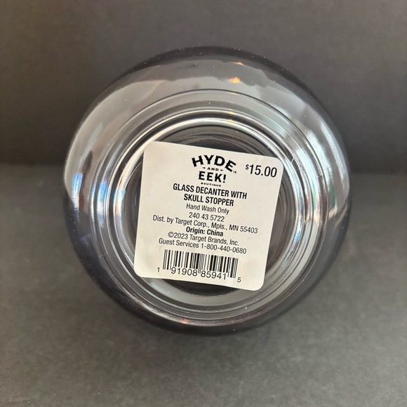 Skull Whiskey Decanter w/ A Skull Stopper &Smoked Grey Glass Bulbous 9.5” NEW - Picture 7 of 9